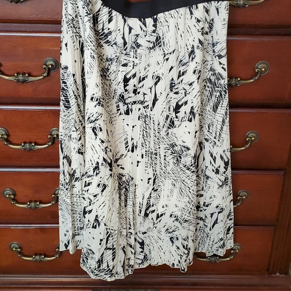 Robert Rodriguez Cream/‎ Black Pleated Skirt- lined
